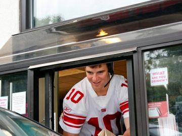 Eli Manning Teams Up with Dunkin' Donuts in Metro New York Eli Manning Teams Up with Dunkin' Donuts in Metro New York