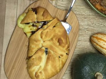 Dunksgiving Appetizer: Hibiscus Kiss™ and Berry Baked Brie Dunksgiving Appetizer: Hibiscus Kiss™ and Berry Baked Brie
