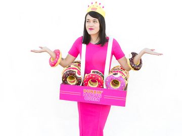 DIY Donut King & Queen Halloween Costume from Aww, Sam DIY Donut King & Queen Halloween Costume from Aww, Sam