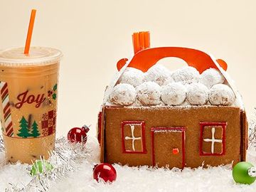 Celebrate National Gingerbread House Day with This DIY MUNCHKINS® Box Gingerbread House Celebrate National Gingerbread House Day with This DIY MUNCHKINS® Box Gingerbread House