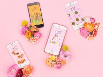 Celebrating Iced Coffee Season with New Mobile Wallpapers