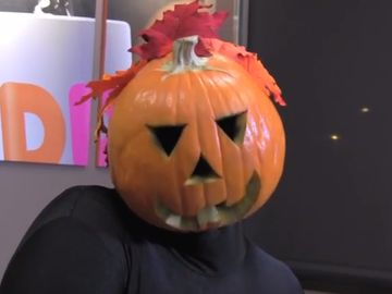 Dancing Pumpkin Man Welcomes the Return of Pumpkin at Dunkin’ Dancing Pumpkin Man Welcomes the Return of Pumpkin at Dunkin’