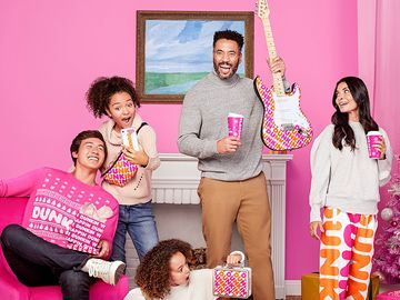 Dunkin’ Drops Exclusive Holiday Merch On First-Ever Online Pop-Up Shop Dunkin’ Drops Exclusive Holiday Merch On First-Ever Online Pop-Up Shop