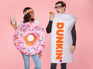 Brewing a Hot Look for Halloween: Dunkin’ and Spirit Halloween Team Up to Launch Two Dunkin’ Costumes Brewing a Hot Look for Halloween: Dunkin’ and Spirit Halloween Team Up to Launch Two Dunkin’ Costumes