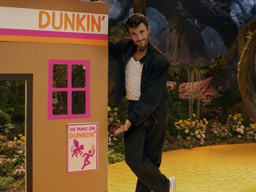 Dunkin’ x Wicked: For Good - Jonathan Bailey Dunkin’ x Wicked: For Good - Jonathan Bailey