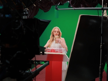 Lindsay Lohan x Dunkin' Lindsay Lohan x Dunkin'