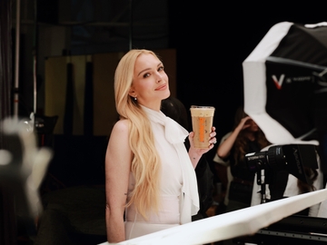 Lindsay Lohan x Dunkin' Lindsay Lohan x Dunkin'