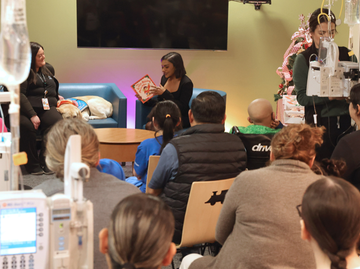 Mindy Kaling x Dunkin' Joy Book Reading Mindy Kaling x Dunkin' Joy Book Reading