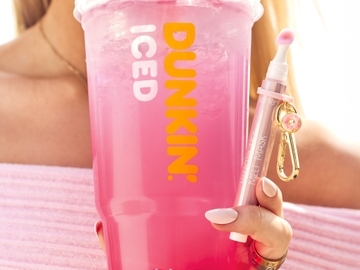 tarte x Dunkin' maracuja juicy melt mask + Dunkin' Refresher tarte x Dunkin' maracuja juicy melt mask + Dunkin' Refresher