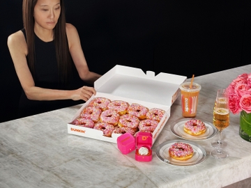 Dunkin' x Vera Wang Dunkin' x Vera Wang
