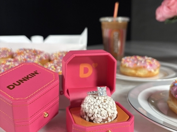 Dunkin’® Pops the Question with “I Dough” Ring Boxes, Wedding Cake MUNCHKINS®, and a Vera Wang Bridal Surprise for National Proposal Day Dunkin’® Pops the Question with “I Dough” Ring Boxes, Wedding Cake MUNCHKINS®, and a Vera Wang Bridal Surprise for National Proposal Day