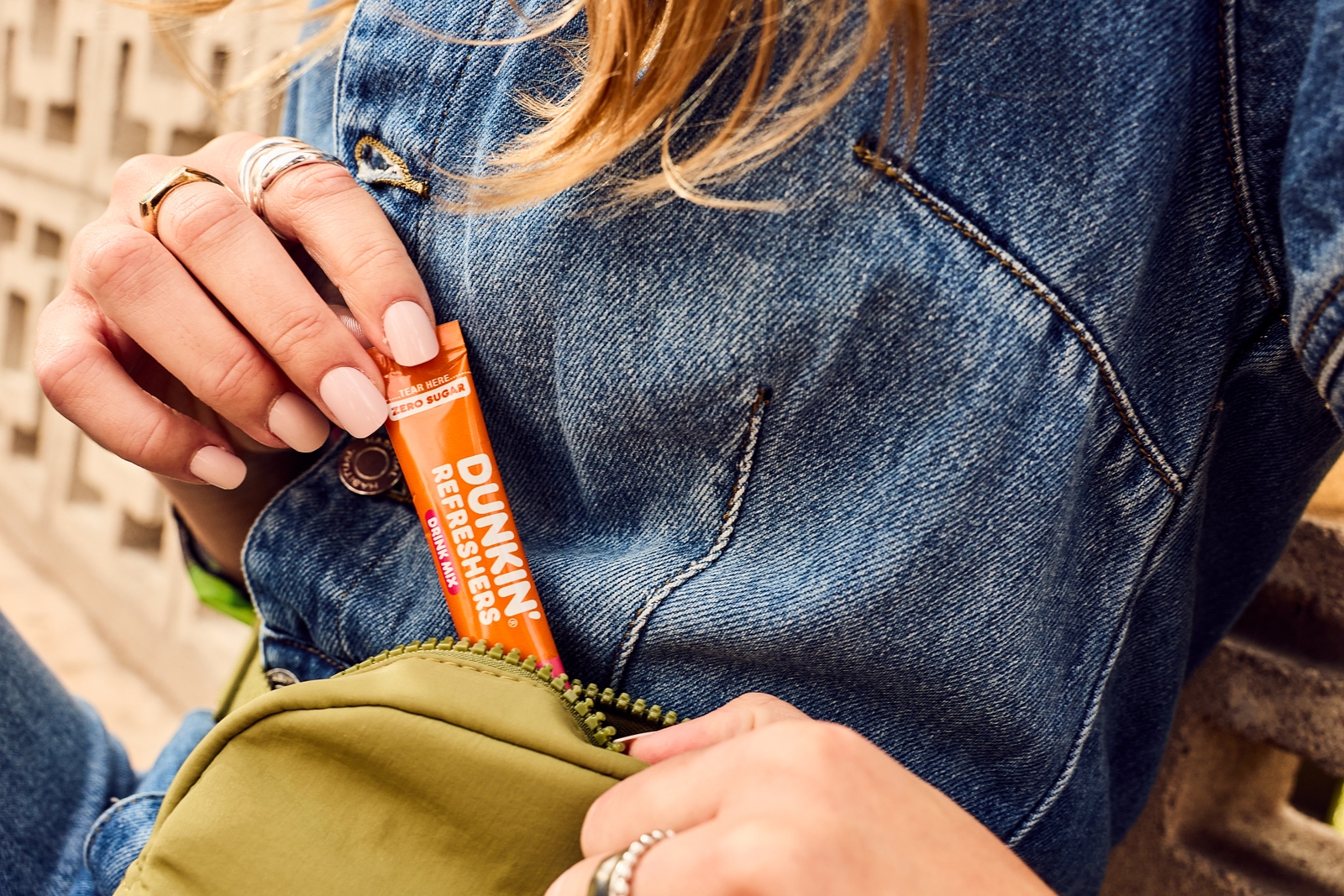Dunkin’ Refreshers Singles To Go!