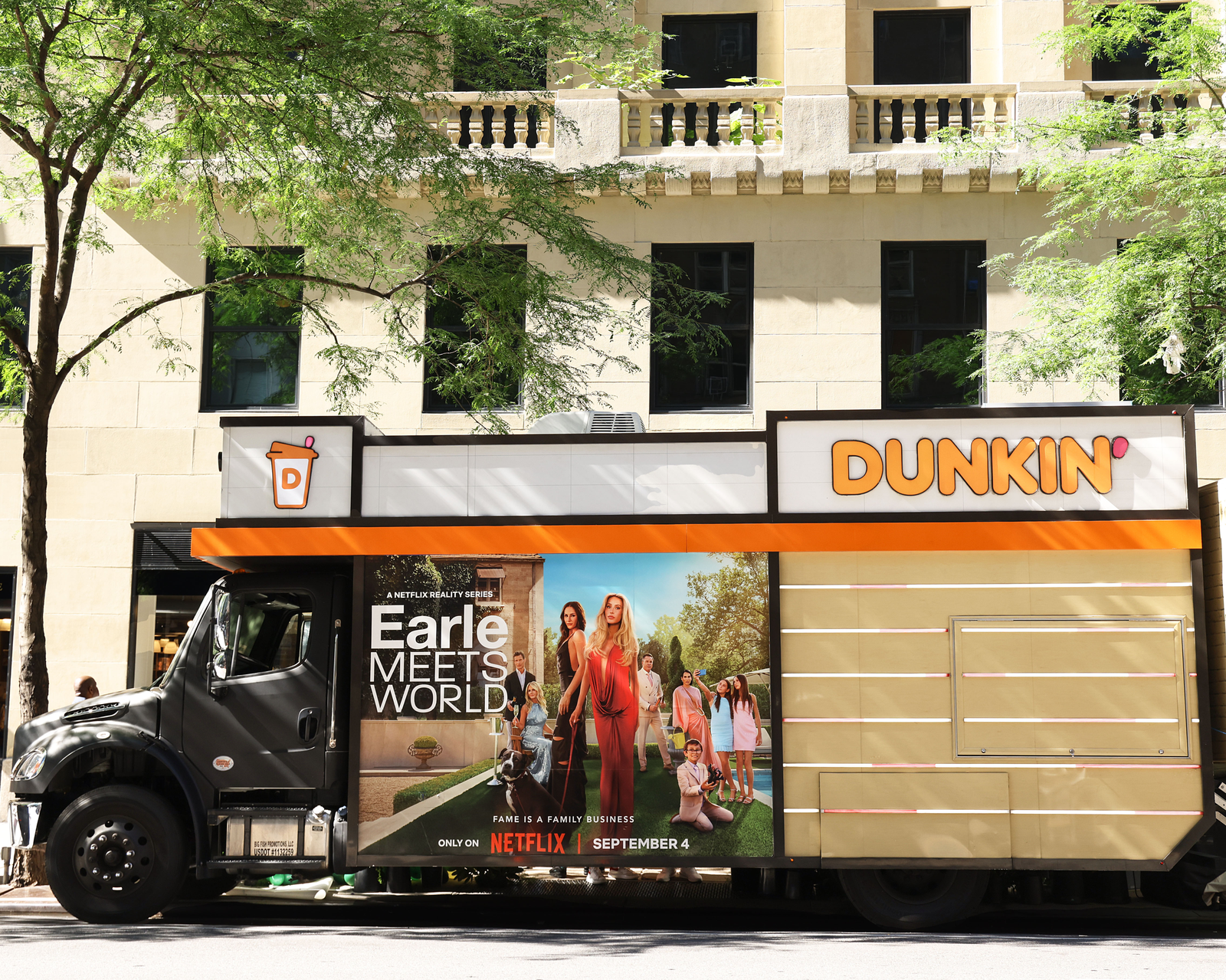 Dunkin’® and Netflix Celebrate Alix’s Earle-Y Riser Meal and Earle Meets World in NYC