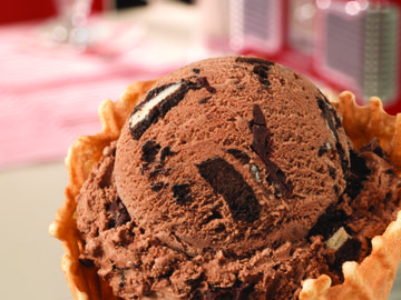 BASKIN-ROBBINS IS GIVING MALT A MODERN TWIST WITH ITS AUGUST FLAVOR OF THE MONTH, OREO® MALT MADNESS 
