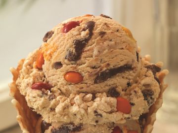 BASKIN-ROBBINS INTRODUCES SNACKNADO, A WHIRLWIND OF SWEET AND SALTY FLAVORS, AS THE MARCH FLAVOR OF THE MONTH BASKIN-ROBBINS INTRODUCES SNACKNADO, A WHIRLWIND OF SWEET AND SALTY FLAVORS, AS THE MARCH FLAVOR OF THE MONTH