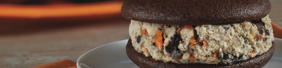BASKIN-ROBBINS ADDS A TWIST TO A CLASSIC DESSERT WITH THE INTRODUCTION OF ICE CREAM WHOOPIE PIES