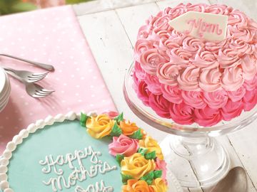 Baskin-Robbins is Celebrating Moms Nationwide this May with Colorful Rosette Ice Cream Cakes and Mom’s Makin’ Cookies Flavor of the Month
