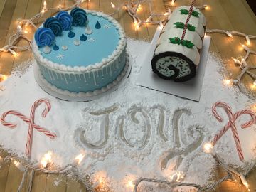 Make Your Holiday Gathering a Winter Wonderland with these Baskin-Robbins Treats