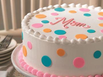 Baskin-Robbins Celebrates Moms Nationwide with New Polka Dot Cake and May Flavor of the Month, Mom’s Makin’ Cookies™ Baskin-Robbins Celebrates Moms Nationwide with New Polka Dot Cake and May Flavor of the Month, Mom’s Makin’ Cookies™