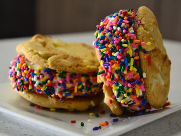 Top 5 Warm Cookie Ice Cream Sandwiches to Celebrate National Ice Cream Sandwich Day