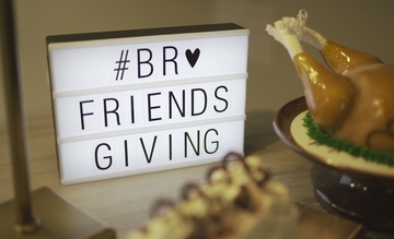 Friendsgiving sign