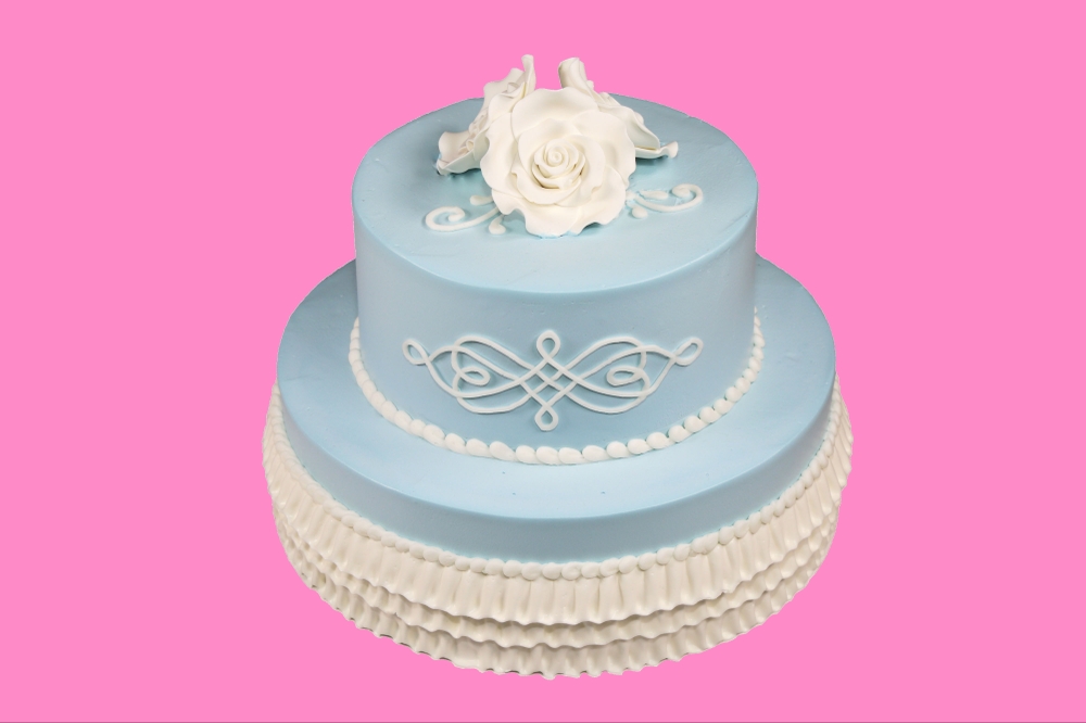 Baskin-Robbins is Celebrating the Love This Spring with a Royal Wedding Cake 