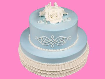 Baskin-Robbins is Celebrating the Love This Spring with a Royal Wedding Cake 