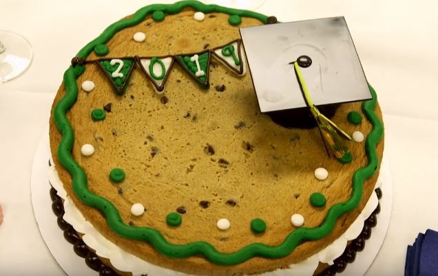 Graduation Cakes for Any Size Party at Baskin-Robbins 