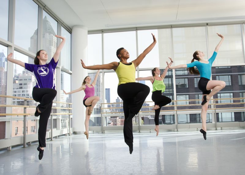 Jazz class at Ailey Extension