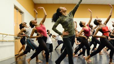 Lisa Johnson-Willingham leads students at the Ailey Experience Atlanta 2016. Photo by Shoccara Marcus.