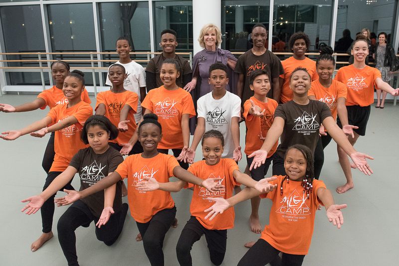 Elaine Wynn and AileyCampers. Photo by Christopher Duggan.
