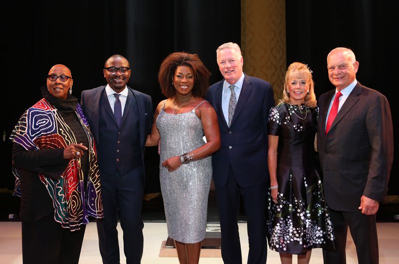 Art. Dir. Emer. Judith Jamison, Art. Dir. Robert Battle, Honorary Chair Lorraine Toussaint, Doris Duke Chartiable Foundation's Ed Henry, and Gala co-chairs Daria & Eric Wallach