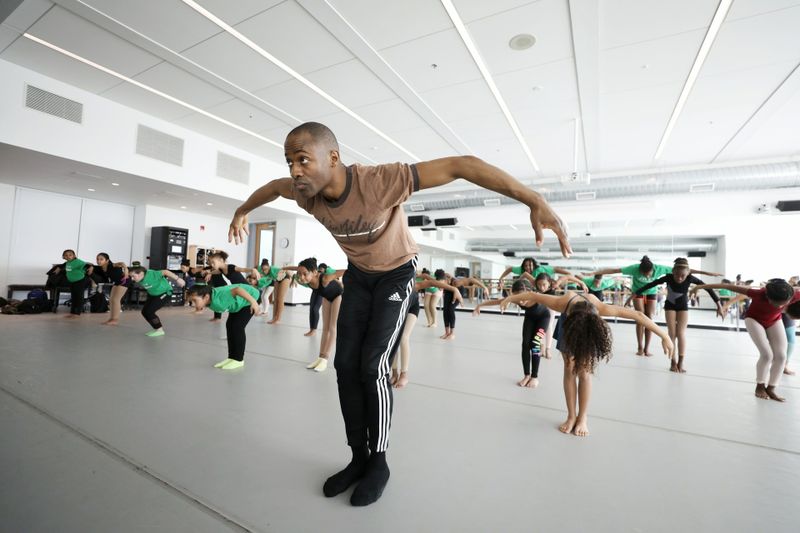 Amos Machanic leads Ailey Classics at Ailey Experience in DC 2020. Photo by Jonathan Hsu
