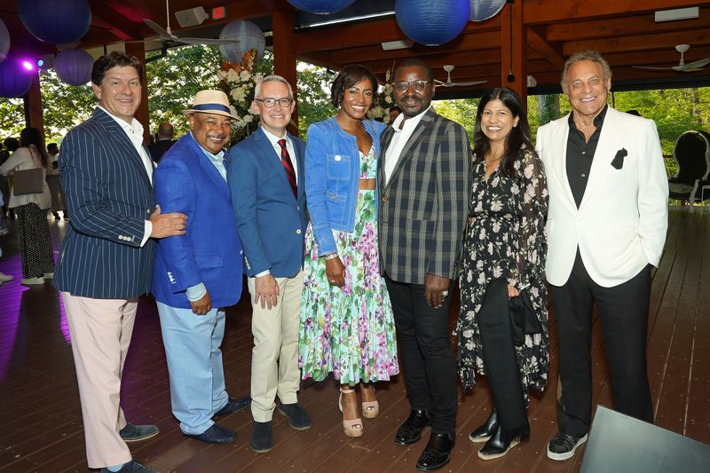 Executive Director Bennett Rink, Artistic Director Robert Battle and Ailey board members at the 2022 DC gala dinner. Photo by Tony Powell