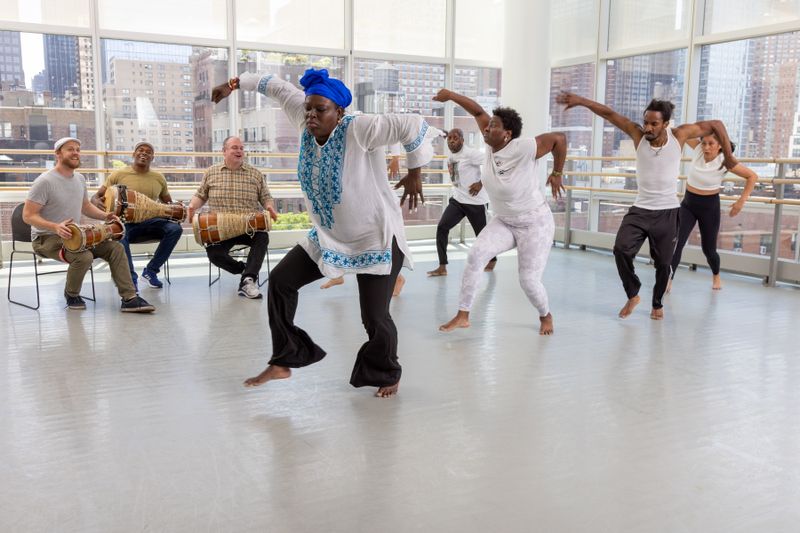 Afro Cuban with La Mora at Ailey Extension. Photo by Whitney Browne