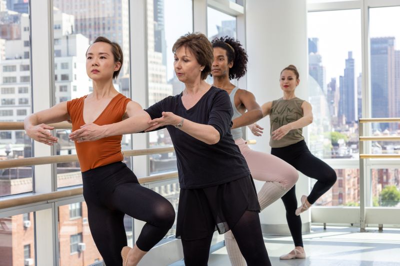 Ballet with Anna Lederfeind at Ailey Extension. Photo by Whitney Browne