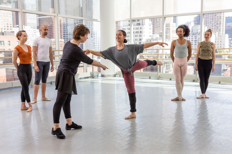 Ballet with Anna Lederfeind at Ailey Extension. Photo by Whitney Browne