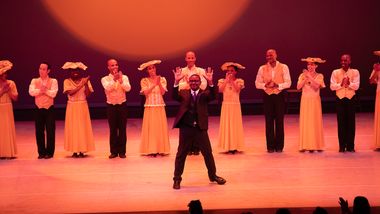 Artistic Director Robert Battle and Alvin Ailey American Dance Theater curtain call at the 2023 Ailey Spirit Gala