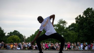 Amos Machanic leading AIE's Revelations Workshop at Snug Harbor, Ailey Moves NYC 2022