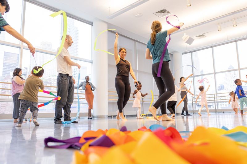Tiny Steps at Ailey Extension with Jessie Whelan. Photo by Danica Paulos