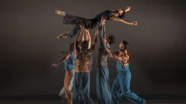 Alvin Ailey American Dance Theater in Matthew Neenan's Difference Between