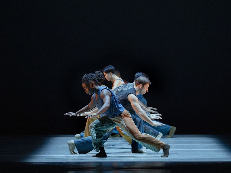 Alvin Ailey American Dance Theater in Matthew Neenan's Difference Between