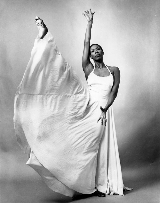 Judith Jamison in John Butler's Facets. Photo by Jack Mitchell. (©) Alvin Ailey Dance Foundation, Inc. and Smithsonian Institution