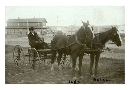 1899301