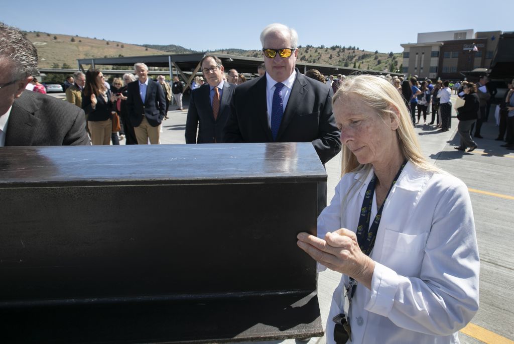 signing a beam