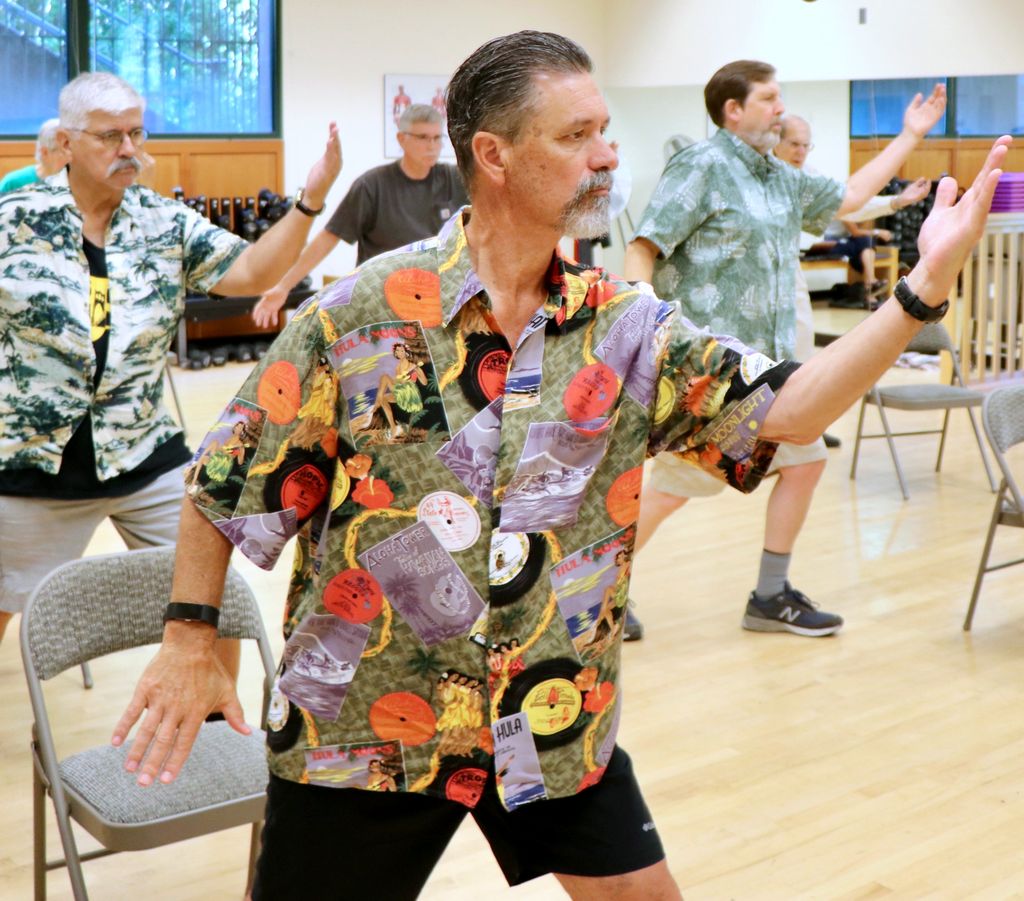 men doing tai chi