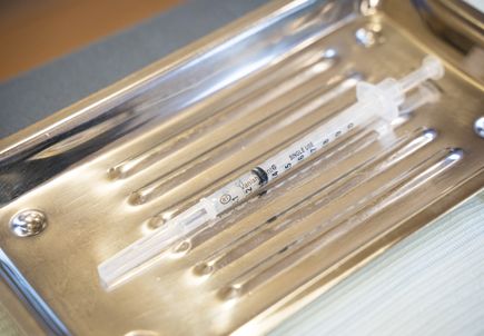 OHSU staff receive COVID-19 vaccine