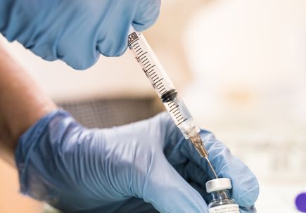 OHSU staff receive COVID-19 vaccine