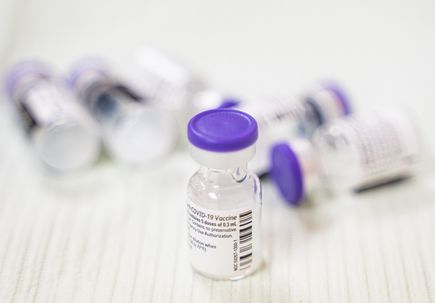 OHSU staff receive COVID-19 vaccine