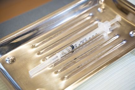 OHSU staff receive COVID-19 vaccine
